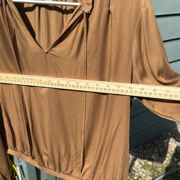 EUC cloth & stone silky blouse - Picture 7 of 13